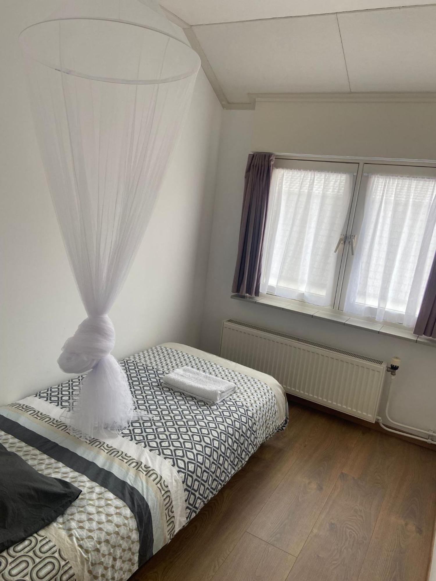 Aangename En Zeer Rustig Gelegen Vakantiewoning Westdorpe エクステリア 写真